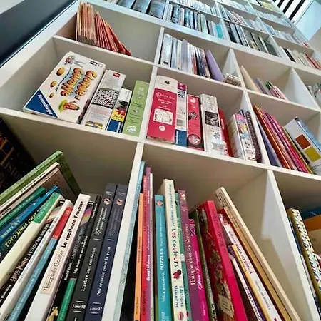 Holiday home Rare ! Loft Atypique Centre-ville Parking Jardin Reims