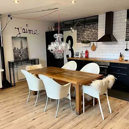 Holiday home Rare ! Loft Atypique Centre-ville Parking Jardin Reims